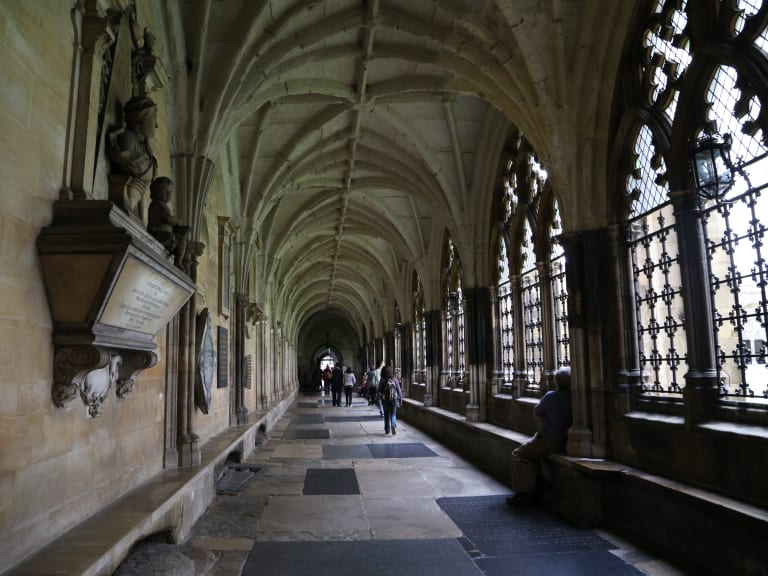 Durch die Gänge von Westminster Abbey| ©pauluk1234