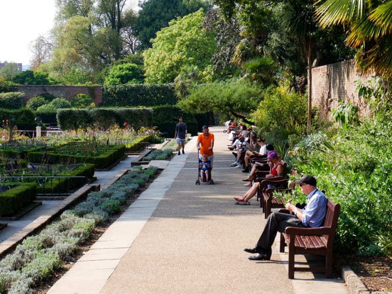 荷蘭公園的下午| ©Simon