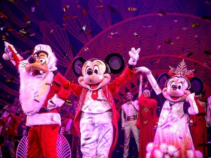 米奇聖誕大樂團表演| ©DLP Report