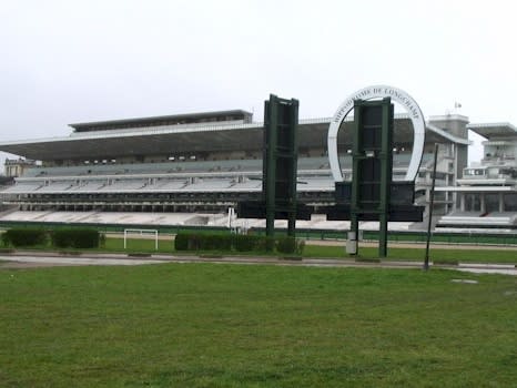 朗尚賽馬場| ©Wikimedia