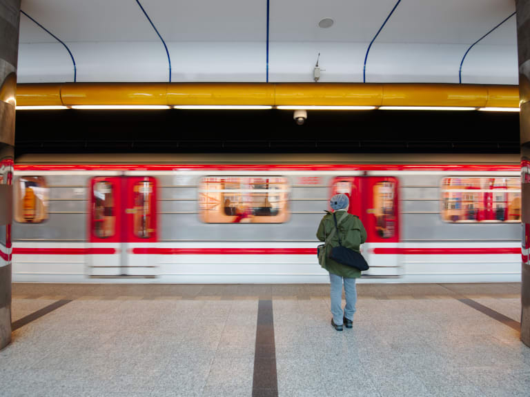 På tunnelbanan i Prag| ©Metro in Prague By Jakub T. Jankiewicz; licensed under CC BY-SA 2.0