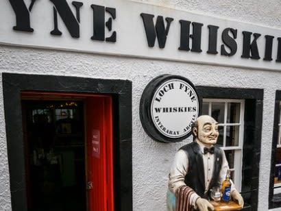 Stopover at Loch Fyne Whiskies| ©Serendigity