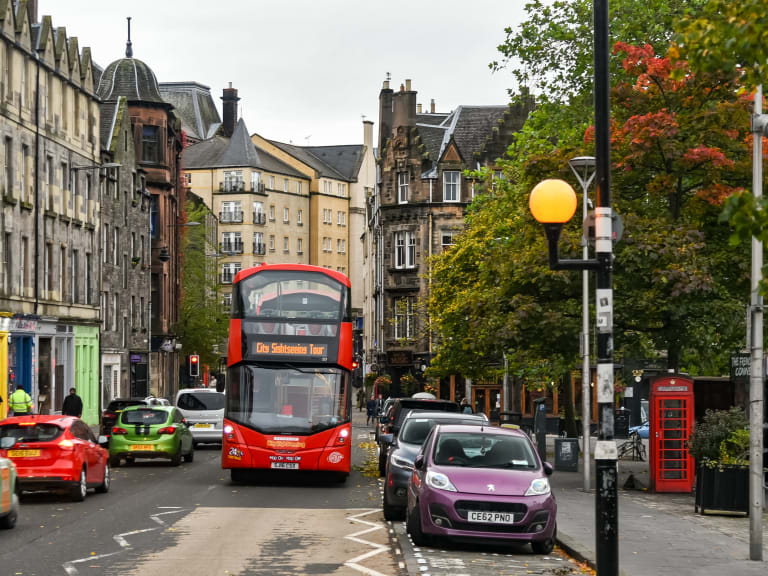 Red Line Bus through the Grassmarket| ©Jorge Franganillo
