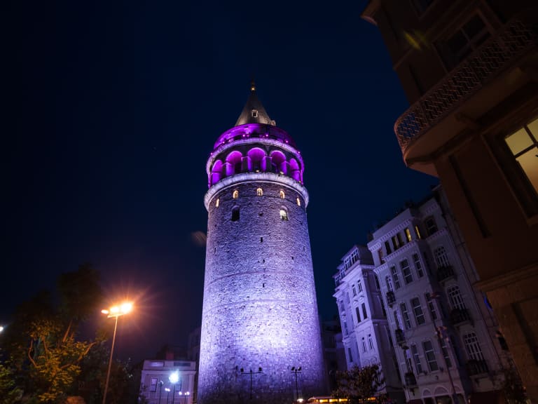 加拉塔塔夜景| ©Unsal Hanoglu