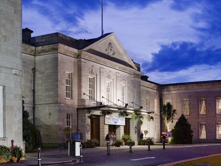 皇家都柏林協會（Royal Dublin Society）之家。| ©CastellanoMa