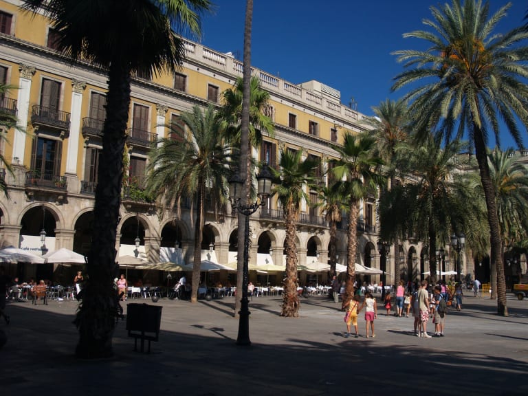 沿著 Passeig de Gràcia 散步| ©jhderojas