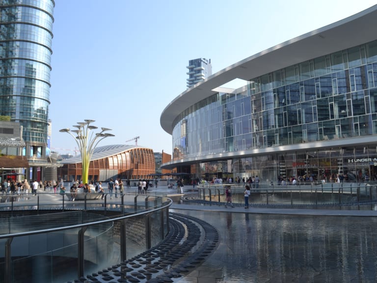 Gae Aulenti 廣場| ©Daniel