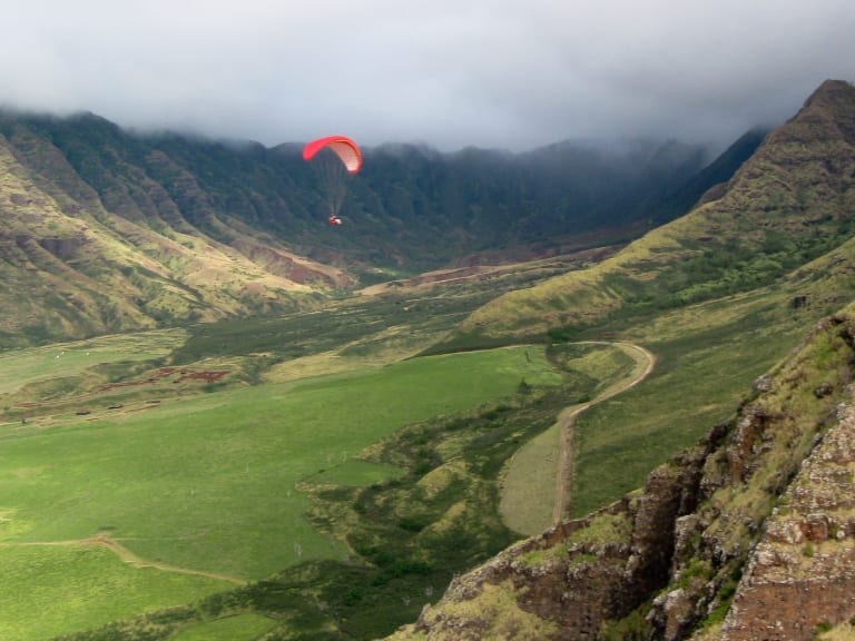 在 Makua 飛行| ©flykahana