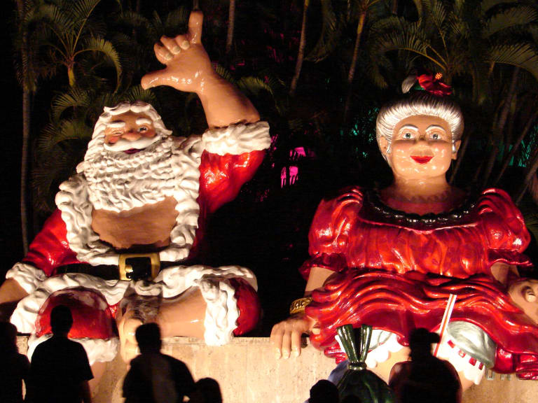 Santa Hawaii| ©Gabe Knezek