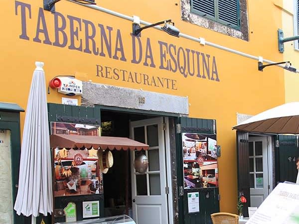 Outside the Taberna Ruel| ©Jimmy Pierce