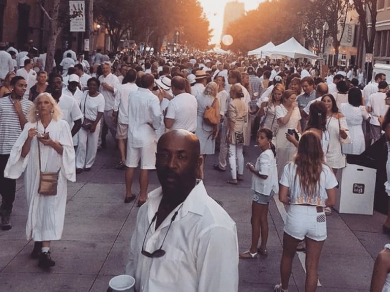 Loyalty Bank White Linen Evening| ©Emma C