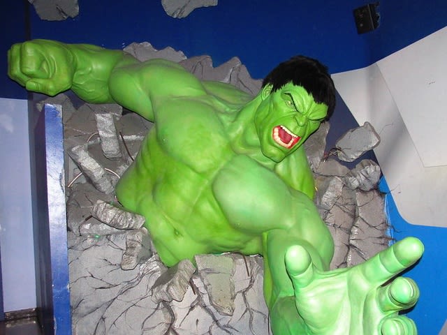 Hulk Statue| ©grooverman