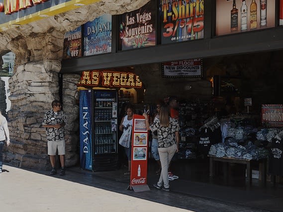 people walking in shop in Las Vegas| ©Candid Characters