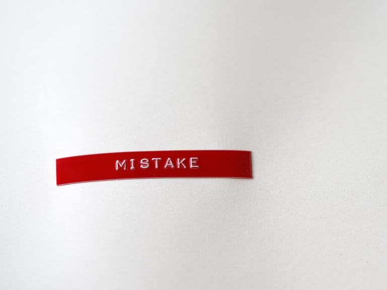 error sign| © Daniela Holzer 