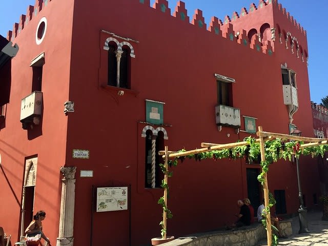 Casa Rossa| ©Bex Walton