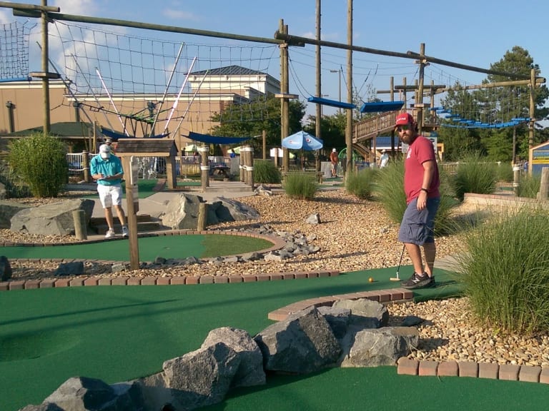 pole golfowe w parku| ©The Putting Penguin