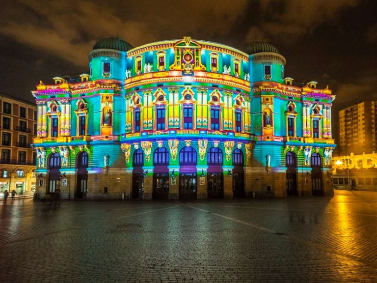 夜晚的 Arriaga 劇院| ©Pedro Gonzalez