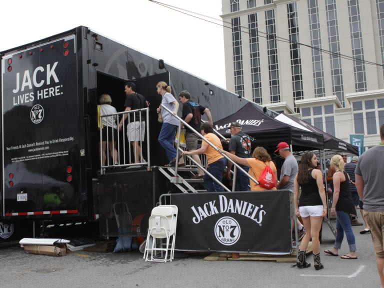 Jack Daniel's New Year's Eve Festival| ©countrymusicassoc