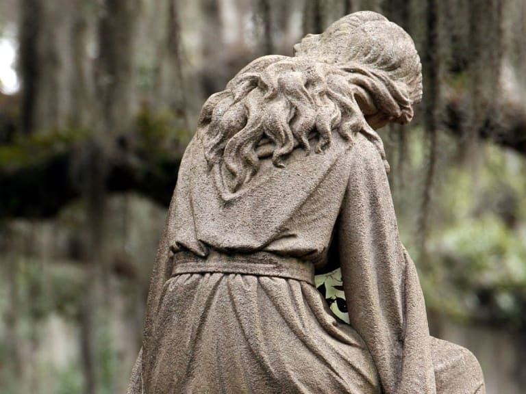 Statue auf dem Friedhof|©jan buchholtz