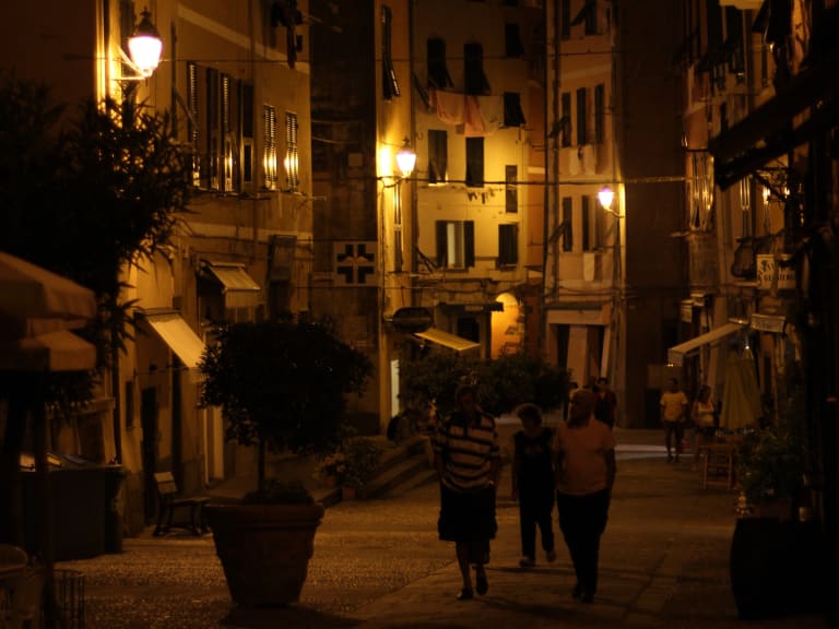 維爾納扎 (Vernazza) 的街道| ©¡Carlitos