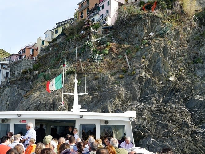 Boat Tour| ©Zoltan Bagosi
