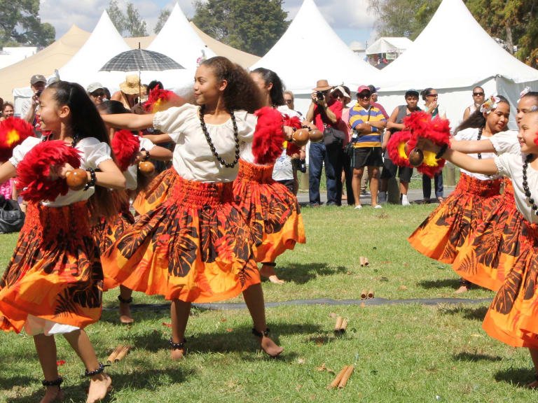 Girls dancing in the park|©US Embassy