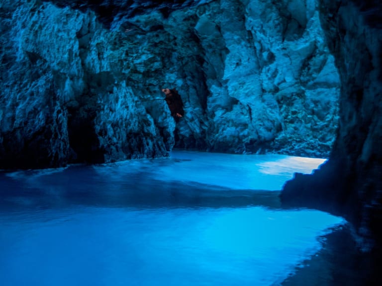 Blu cave, bölünmüş|©Fromthefaith