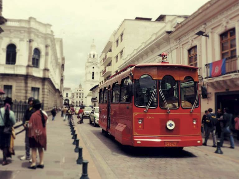 基多電車|©Clau Ramón