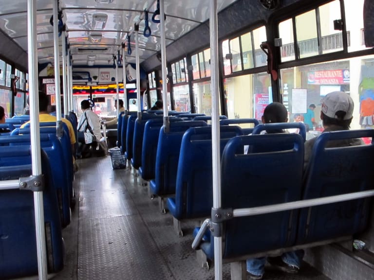 Ekvador Quito Halk Otobüsü|©WanderMom