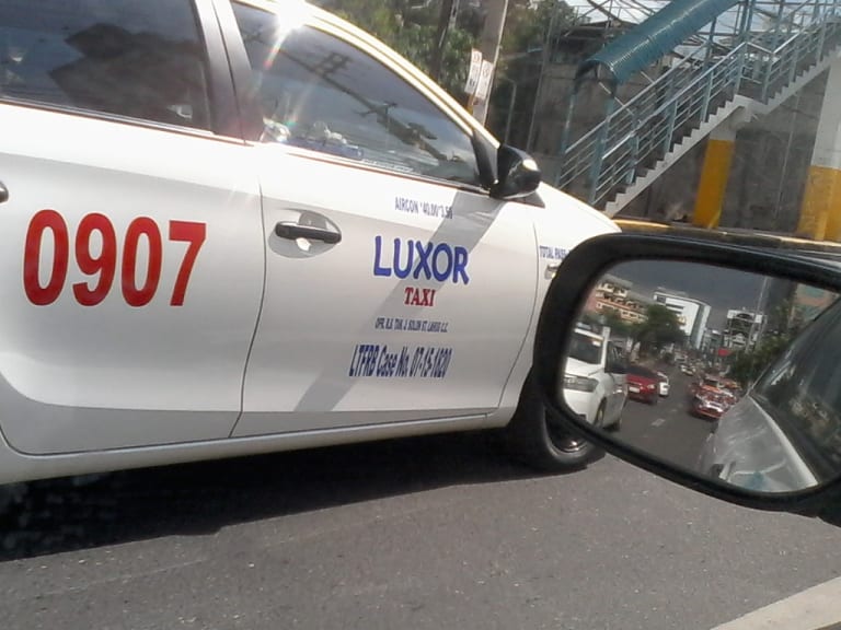Taxi de Luxor | ©Cebu food droid
