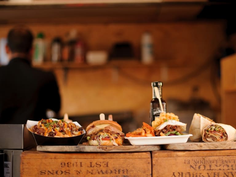 food sightseeing at the table|© Paula Vermeulen