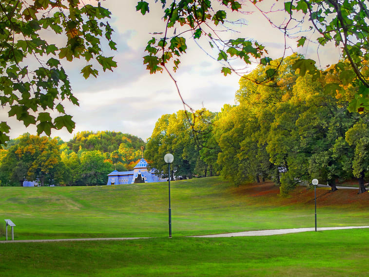 遊覽公園| ©Googol Plex Media