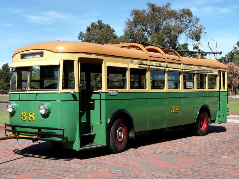 green tram|©RegentV 274