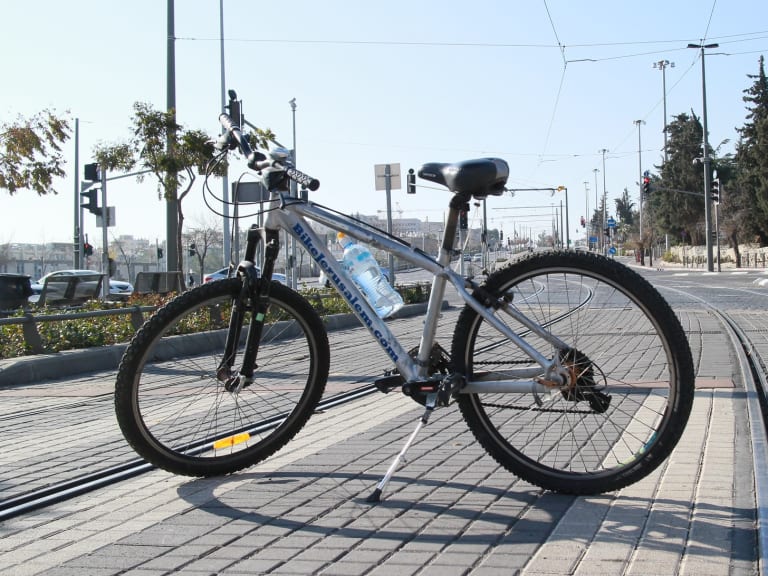 Bicicletta in strada|©JeffTsai