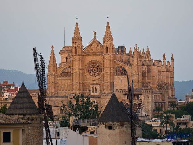 Cathedral from afar| ©Immanuel Bloch