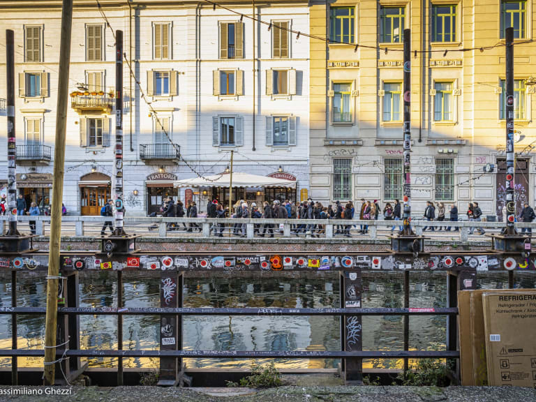 People by the canal| ©Massimiliano Ghezzi