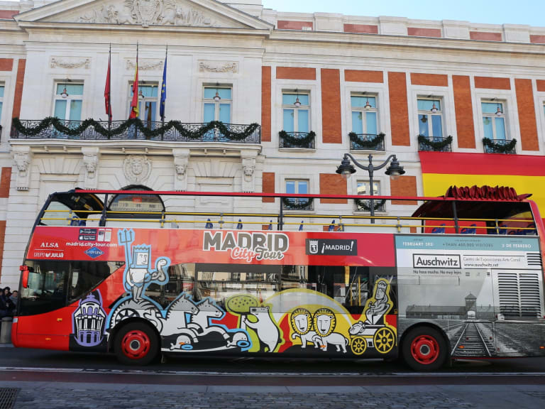 Tourist Bus| ©Saul Tevelez