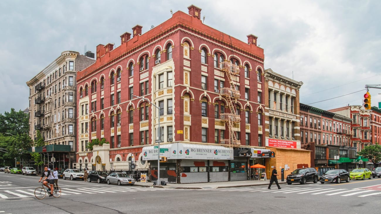 Wie gelangt man zu einer Gospelmesse in Harlem, New York City