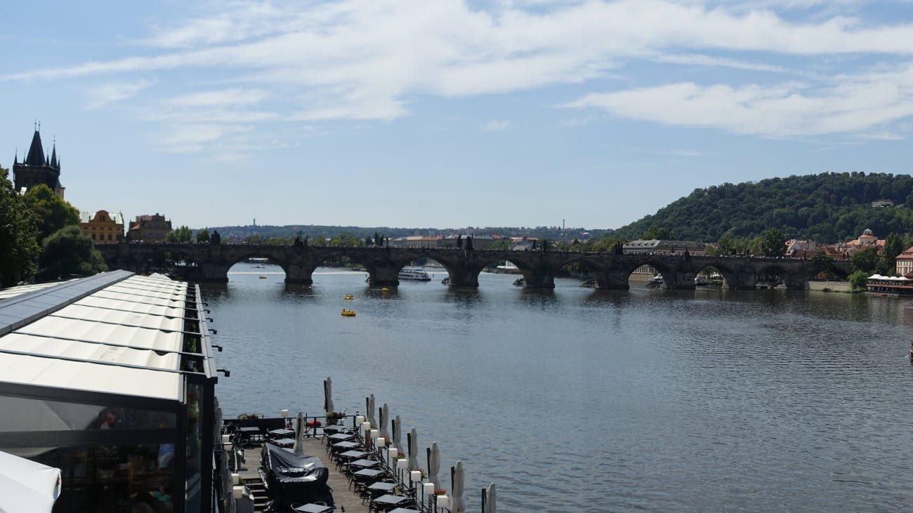 Puente de Carlos en Praga: qué ver y qué hacer