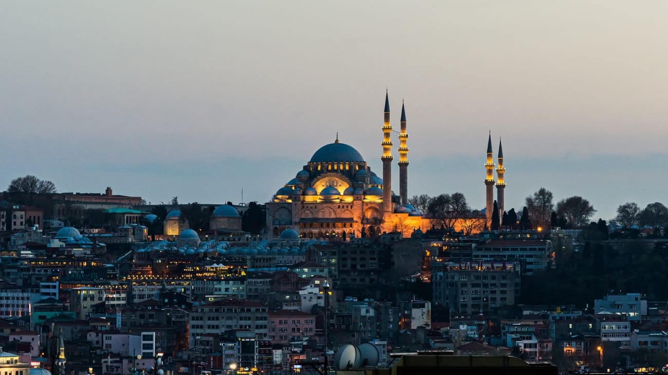 Istanbul by Night: a handy guidebook for exploring the city's nightlife