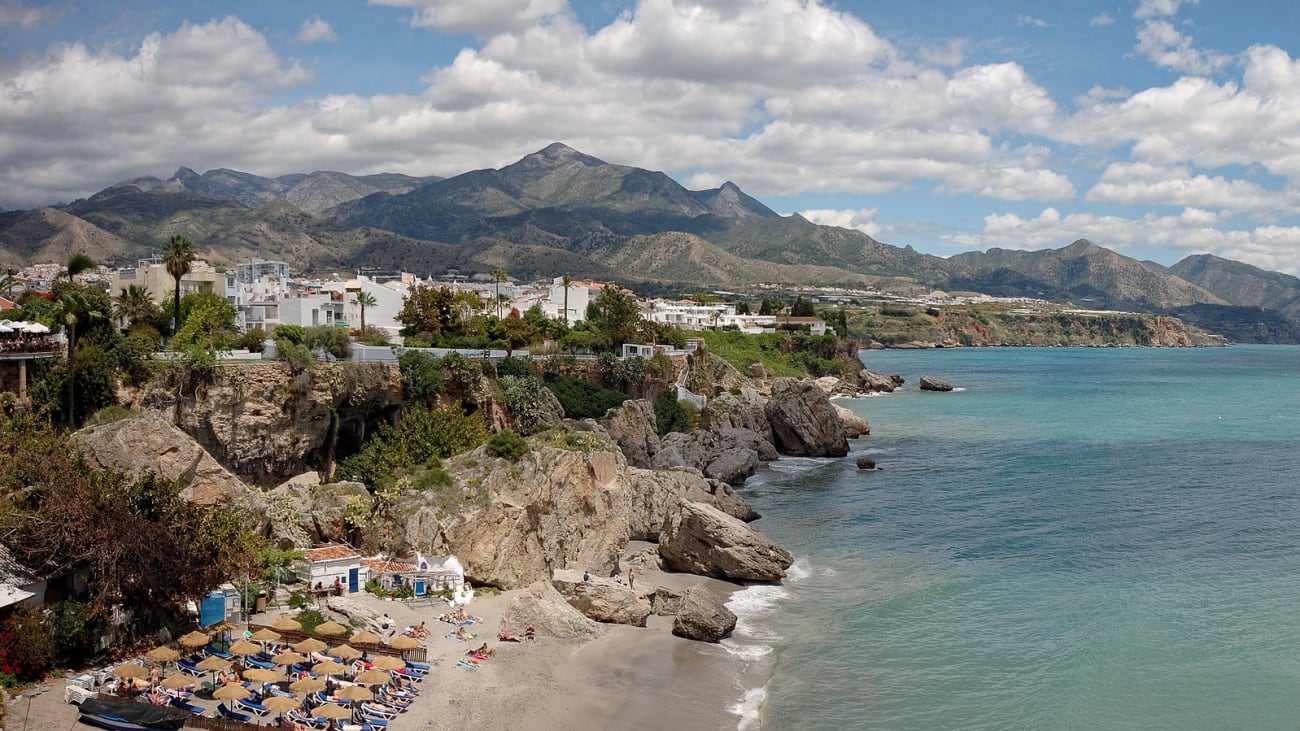 Hur man tar sig till Nerja från Granada