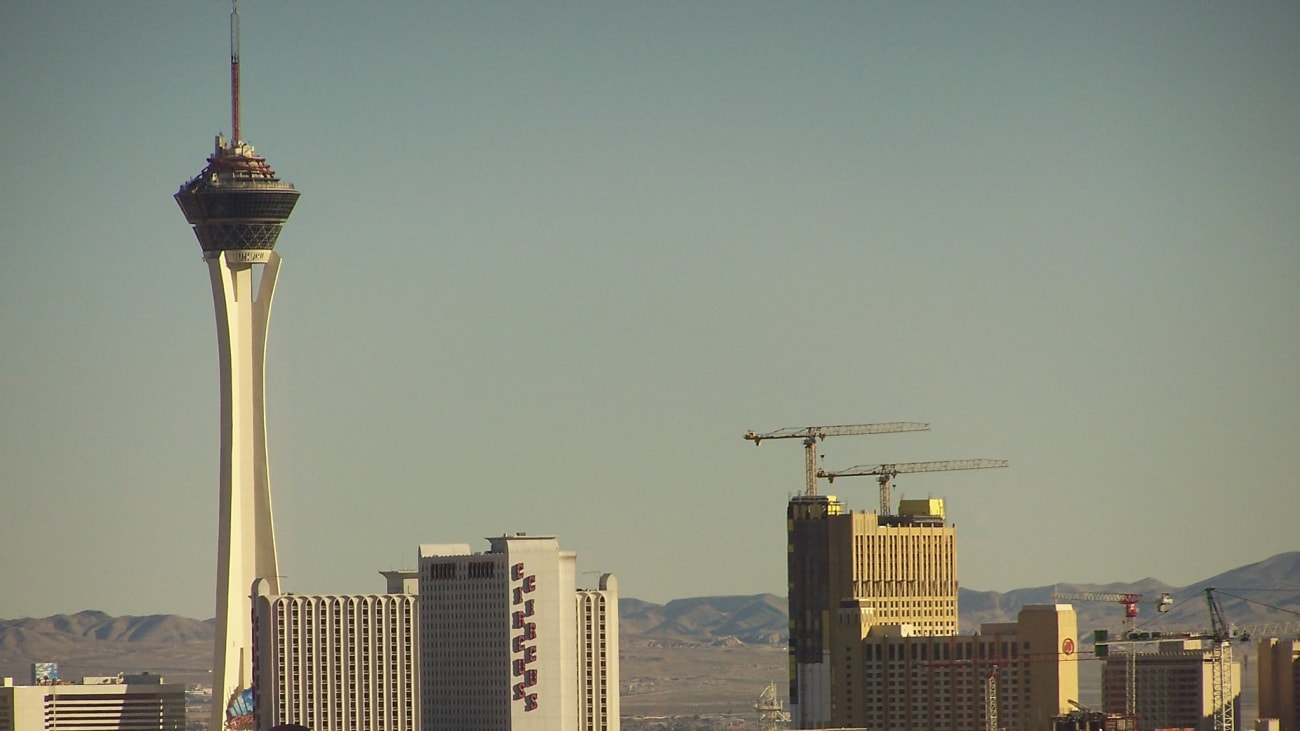 Las Vegas Roller Coaster Hangs Off Skyscraper