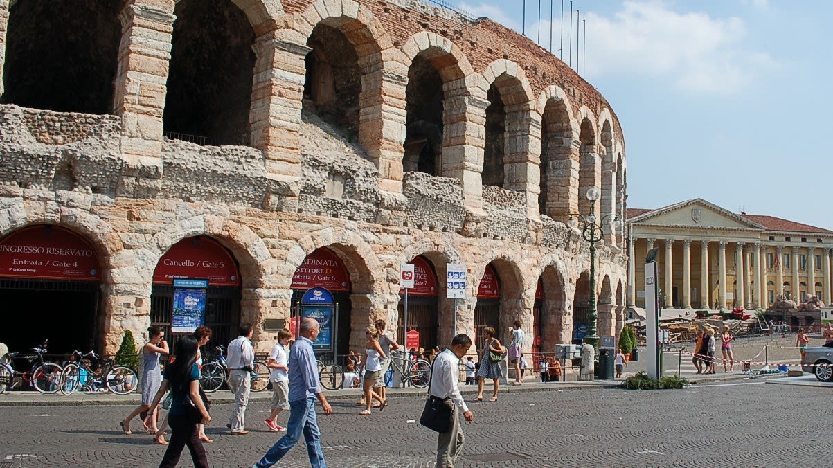 Verona in 4 Days: a guidebook for getting the most out of your visit