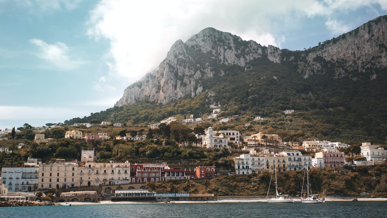 THIS AND THAT: Capri: Boats, buses, chair lift and funicular, Features