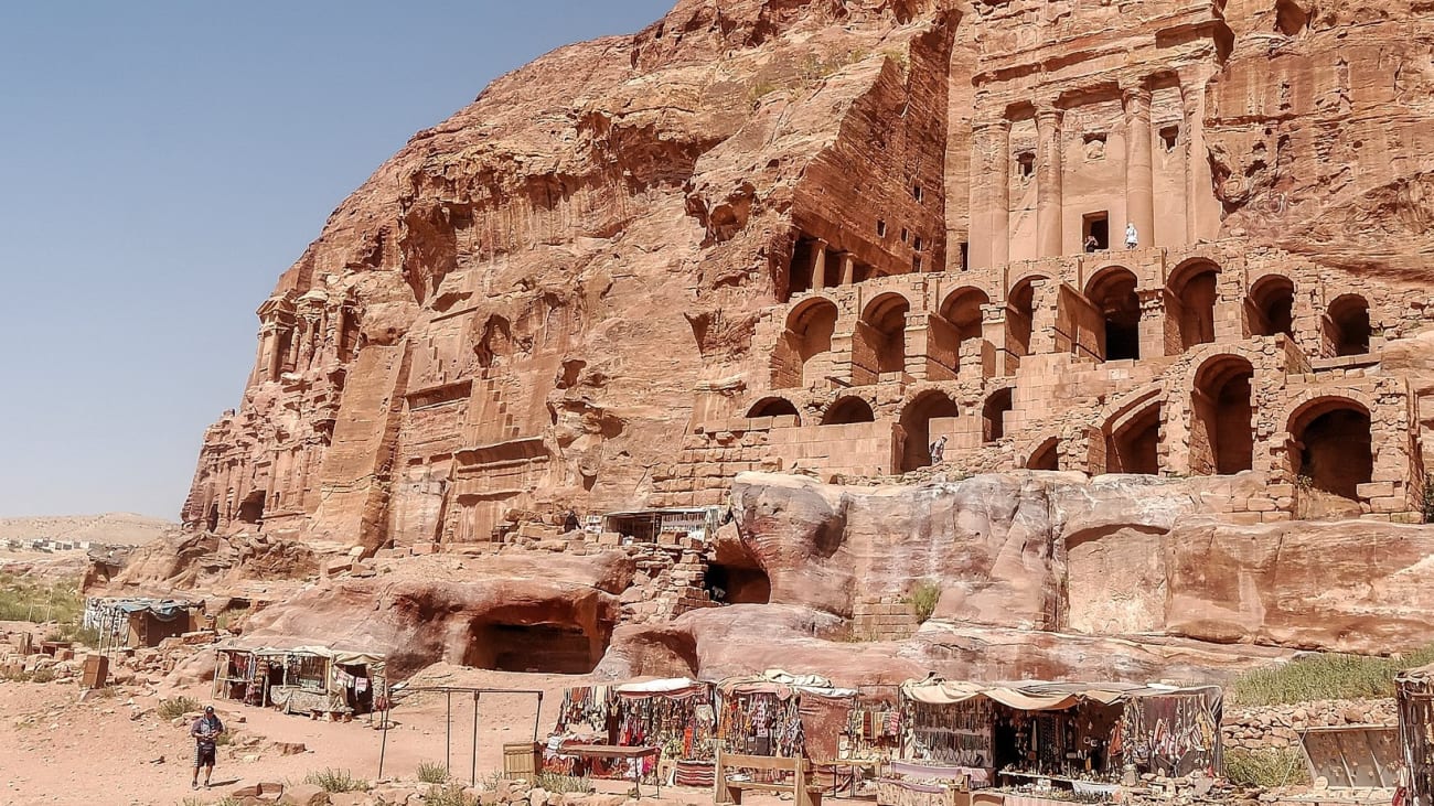 Como visitar Petra saindo de Amã: passeios de um dia, ingressos e muito mais