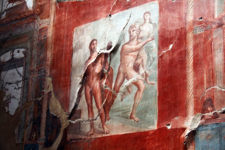 Fresques à l'intérieur d'une des maisons