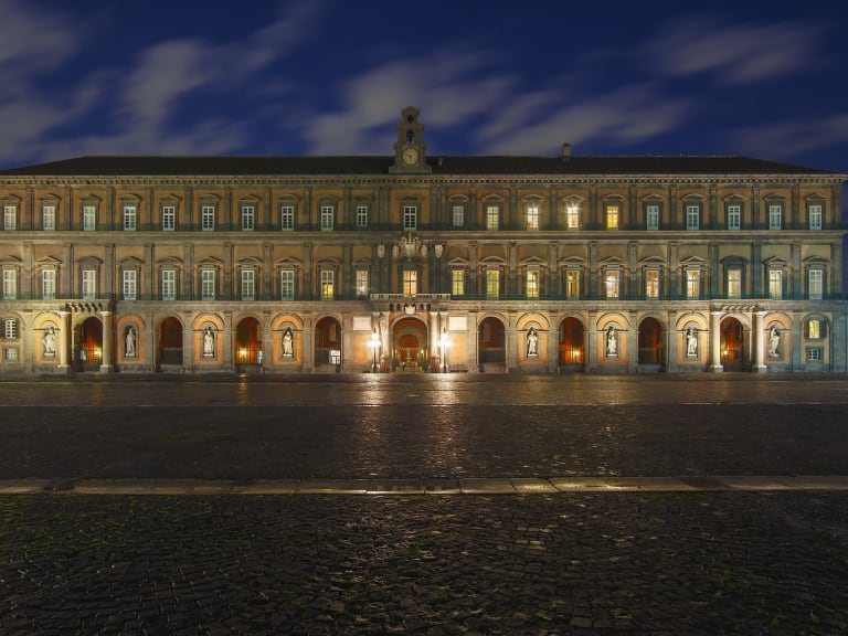 Palazzo Reale iltahämärässä| ©Michelangelo Ambrosini