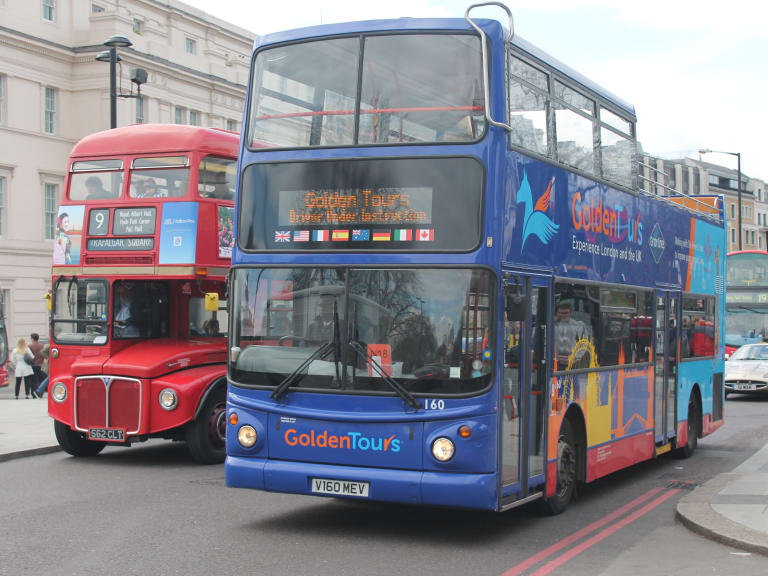 Golden Tours -bussi| ©Charles