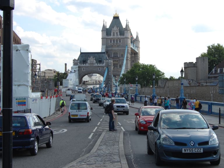 London traffic over the London Bridge| ©Meeting Life
