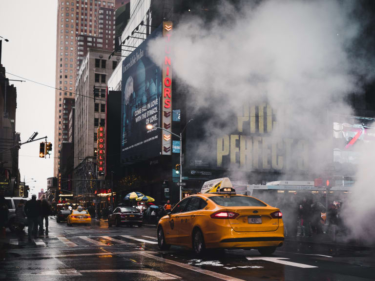 Getting around by cab| ©Hellotickets